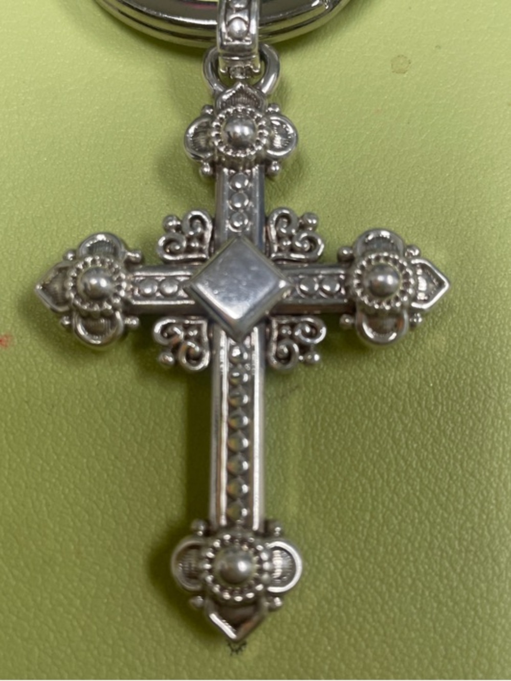 Alcazar Cross Key Fob
Brighton Silver Crystal Cross Pendant Charm 🫏 - Picture 5 of 5